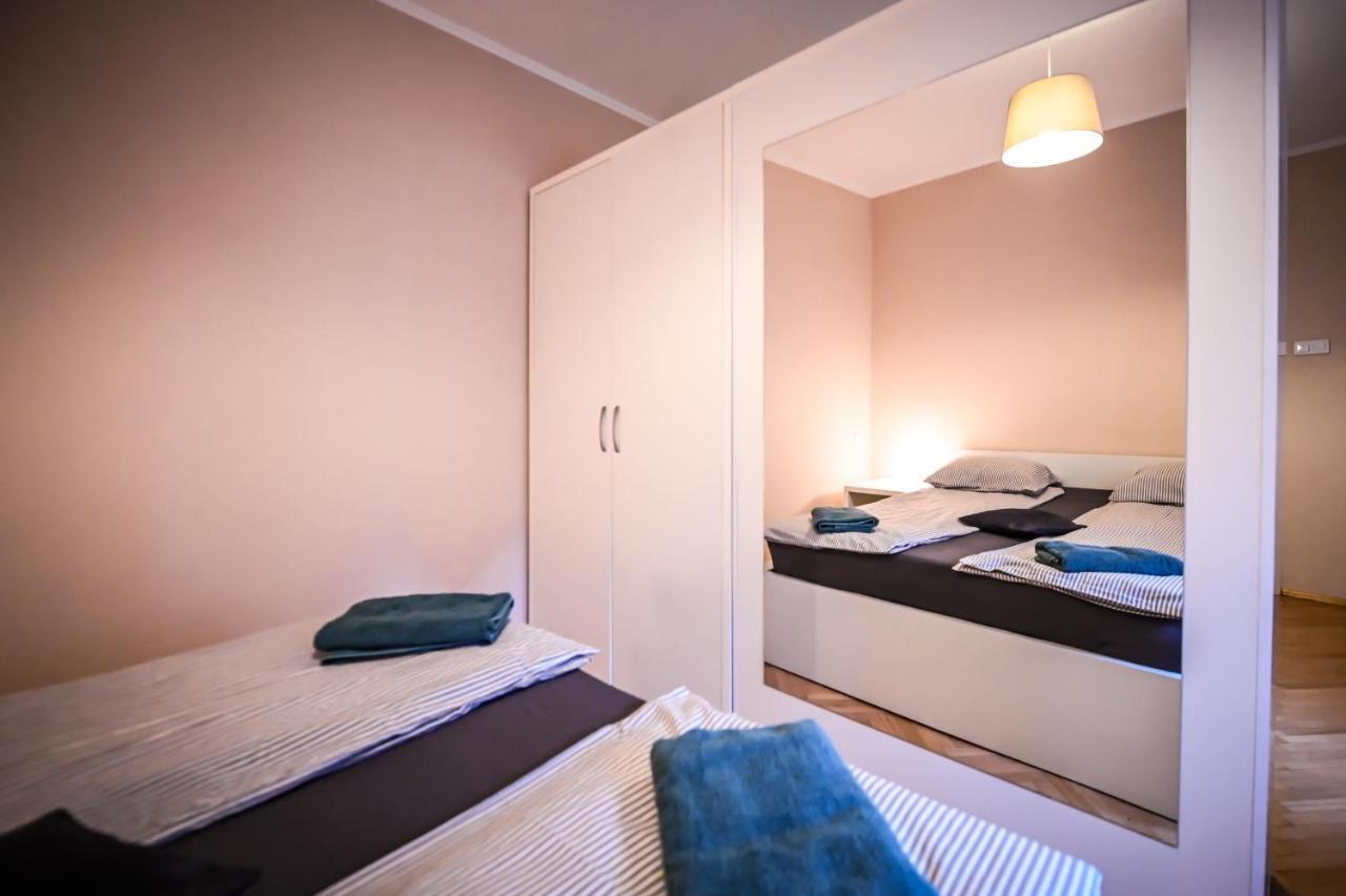 Jules' Sunny, Spacious And Central Apartment Sibiu Eksteriør billede