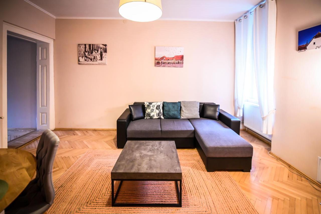 Jules' Sunny, Spacious And Central Apartment Sibiu Eksteriør billede